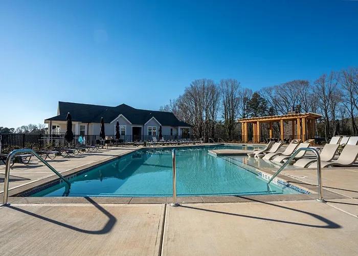 Elegant, Spacious 3Br 2B Apt Perfect For Long Stays